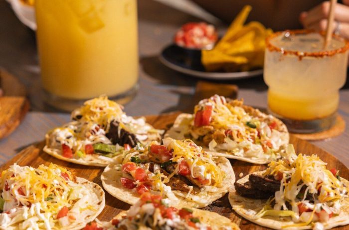 restaurants near Mizner Park